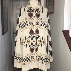 Vtge.Sturbridge Button Up Collar Pattern Cape 😘